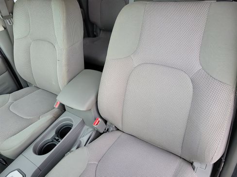 Used 2021 Nissan Frontier SV image 11