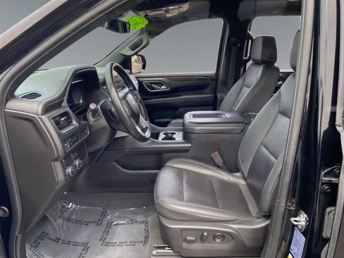 Used 2024 Chevrolet Suburban LT image 9