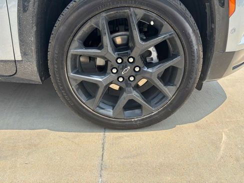 Used 2024 Chevrolet Traverse RS w/ LPO, Floor Liner Package FWD image 15