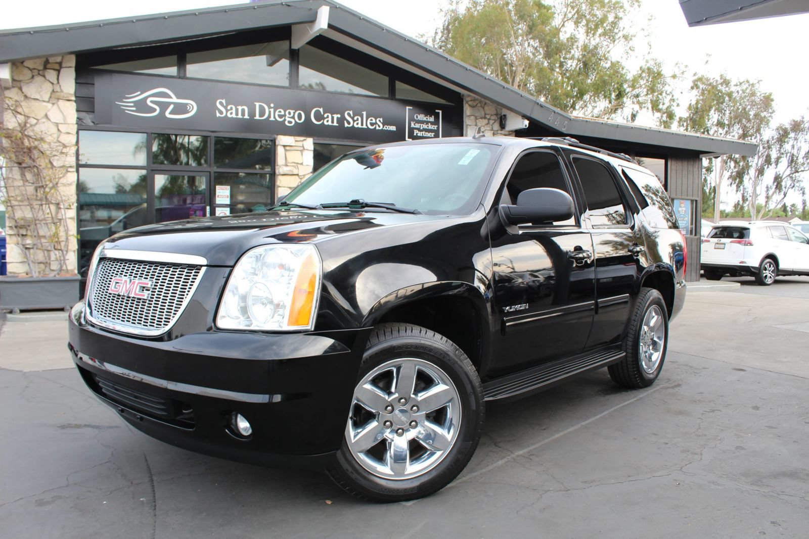 Used 2013 GMC Yukon SLT AWD/4WD image 1