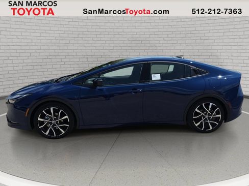 New 2026 Toyota Prius Plug-In Hybrid FWD image 8