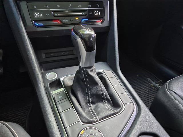 Used 2022 Volkswagen Tiguan SE AWD/4WD image 10