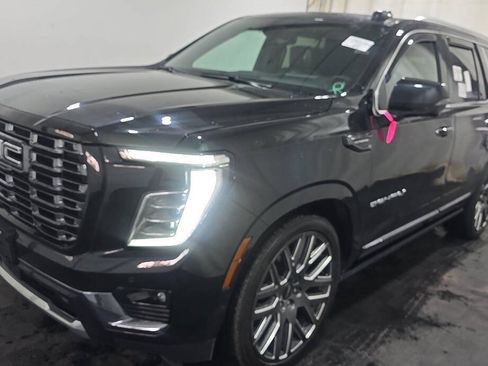 Used 2025 GMC Yukon Denali Ultimate AWD/4WD image 1