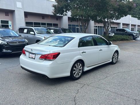 Used 2011 Toyota Avalon Limited FWD image 5