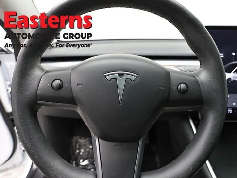 Used 2020 Tesla Model 3 Standard Range Plus RWD image 10