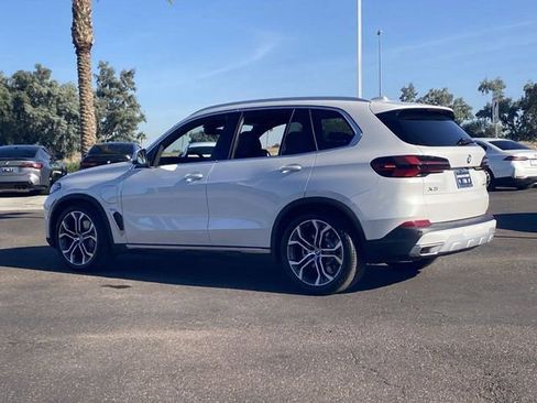 New 2026 BMW X5 xDrive50e w/ Premium Package AWD/4WD image 8