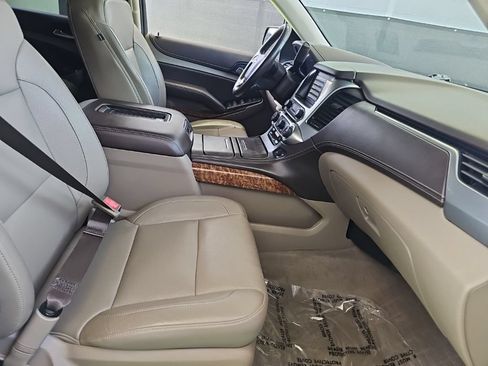 Used 2019 Chevrolet Tahoe Premier AWD/4WD image 40