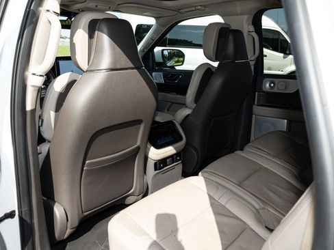Used 2024 Lincoln Navigator L Reserve AWD/4WD image 46
