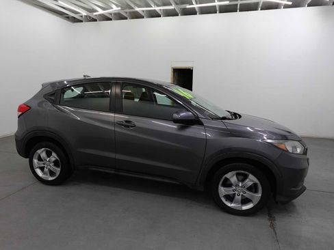 Used 2016 Honda HR-V LX image 4