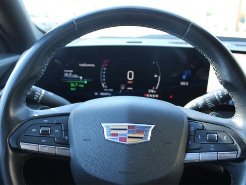 Used 2024 Cadillac XT4 Premium Luxury image 28