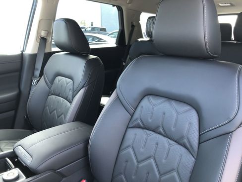 New 2026 Nissan Pathfinder Platinum image 23