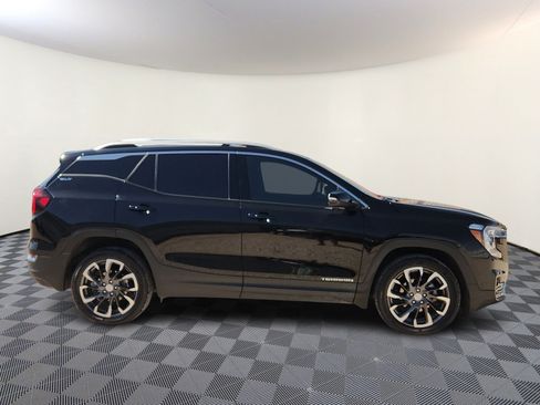 Used 2023 GMC Terrain SLT w/ LPO, Floor Liner Package FWD image 5