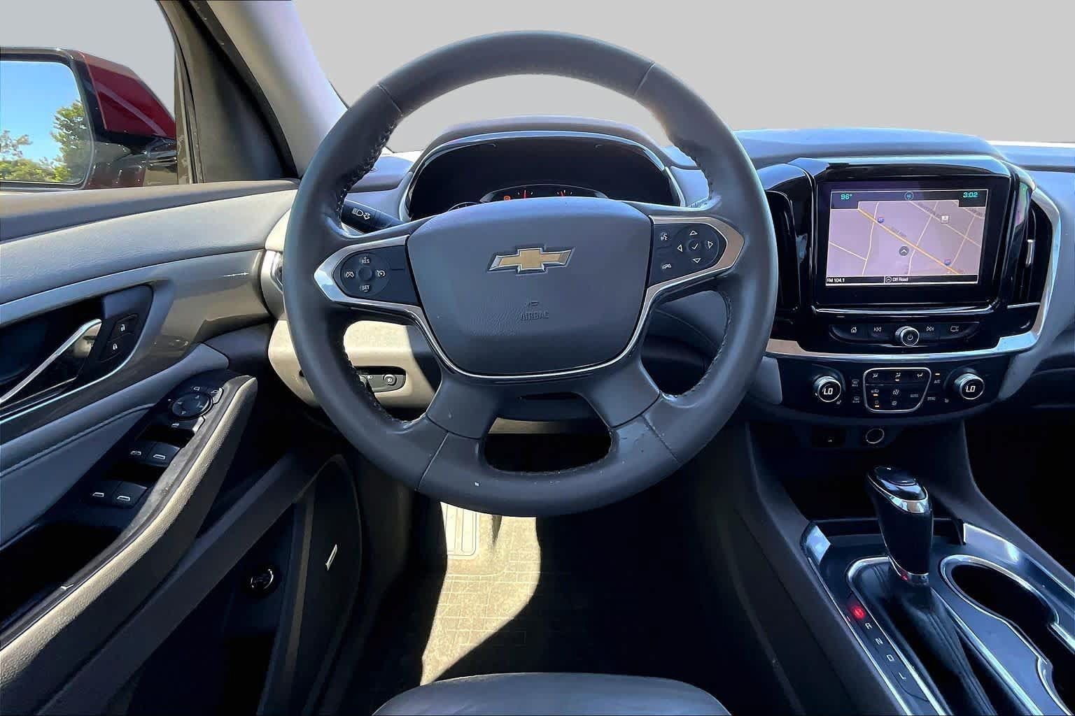 Used 2018 Chevrolet Traverse LT w/ LPO, Floor Liner Package FWD image 6
