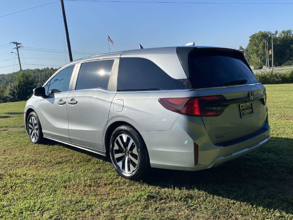 Used 2025 Honda Odyssey EX-L image 3