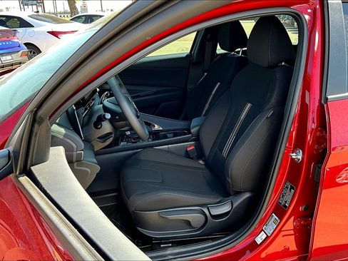 New 2025 Hyundai Elantra SEL image 32