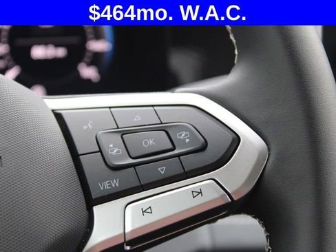 Used 2025 Volkswagen Tiguan SE AWD/4WD image 30