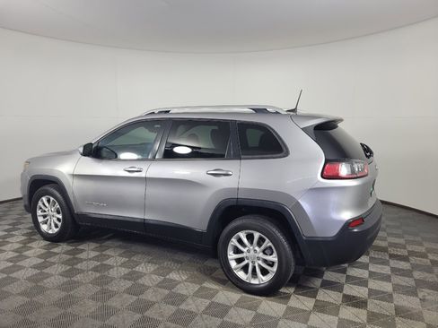 Used 2021 Jeep Cherokee Latitude FWD image 3