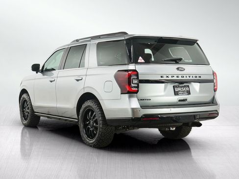 Used 2024 Ford Expedition Limited AWD/4WD image 3