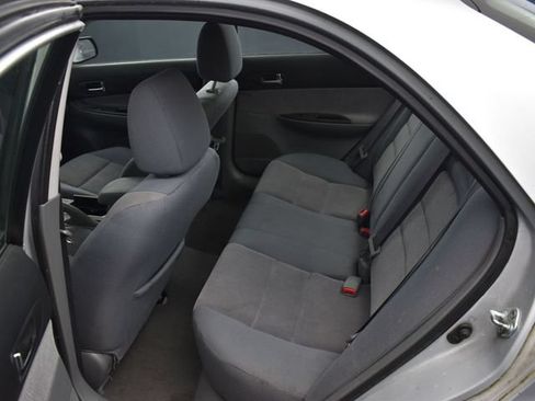 Used 2004 MAZDA MAZDA6 i FWD image 10