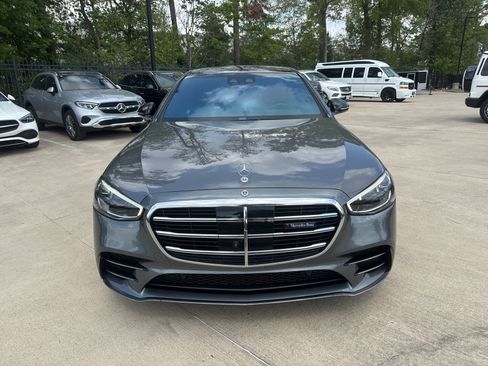 Used 2023 Mercedes-Benz S 580 4MATIC Sedan w/ AMG Line image 2