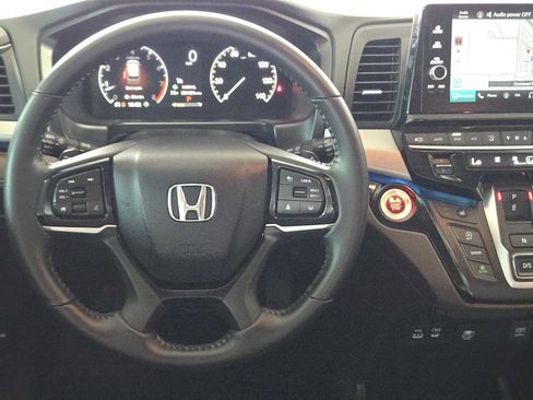Used 2025 Honda Odyssey Touring image 24