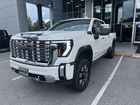 Used 2025 GMC Sierra 2500 Denali w/ Denali Reserve Package AWD/4WD image 2