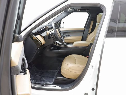 Certified 2025 Land Rover Range Rover Sport SE image 6