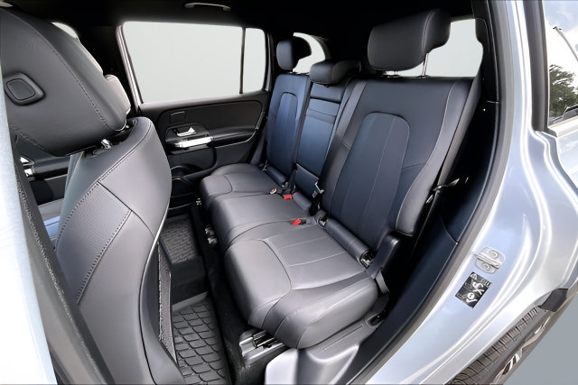 Certified 2026 Mercedes-Benz GLB 250 4MATIC image 18
