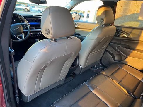 Used 2024 Chevrolet Trax ACTIV w/ Sunroof Package image 11