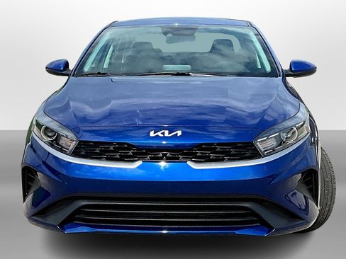 Used 2023 Kia Forte LXS image 3