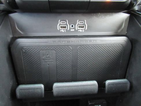 Used 2025 RAM 1500 Laramie w/ Sport Appearance Package AWD/4WD image 26