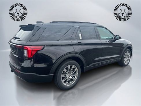 New 2026 Ford Explorer Active image 5