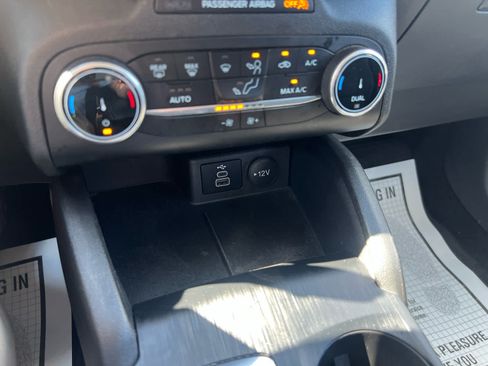 Used 2025 Ford Escape Active AWD/4WD image 20