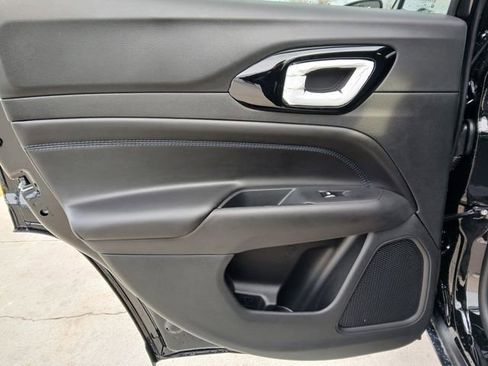 New 2026 Jeep Compass Latitude image 15