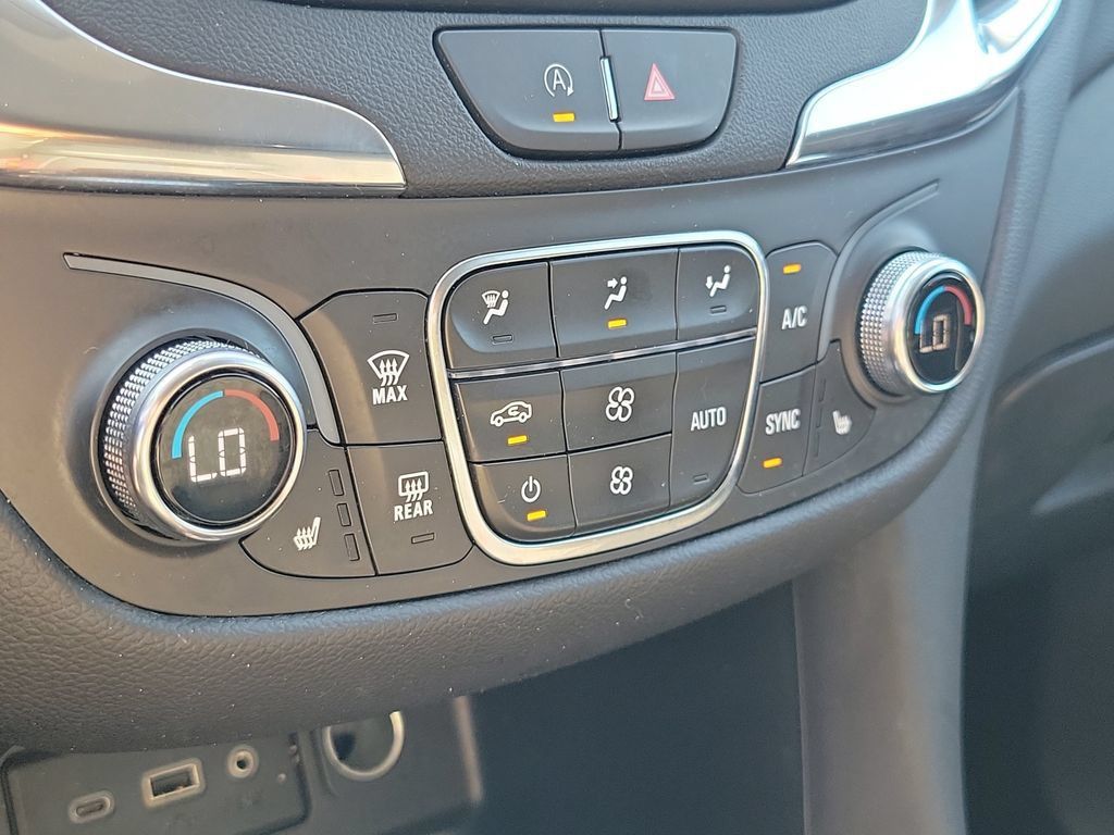 Used 2024 Chevrolet Equinox LT FWD image 33
