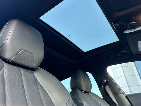 Used 2024 BMW 530i image 18