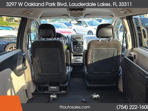 Used 2016 Dodge Grand Caravan SXT w/ Rear Park Assist Package image 53
