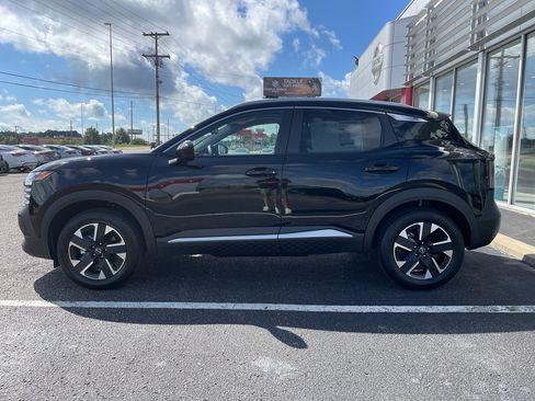 New 2025 Nissan Kicks SV w/ SV Premium Package image 18