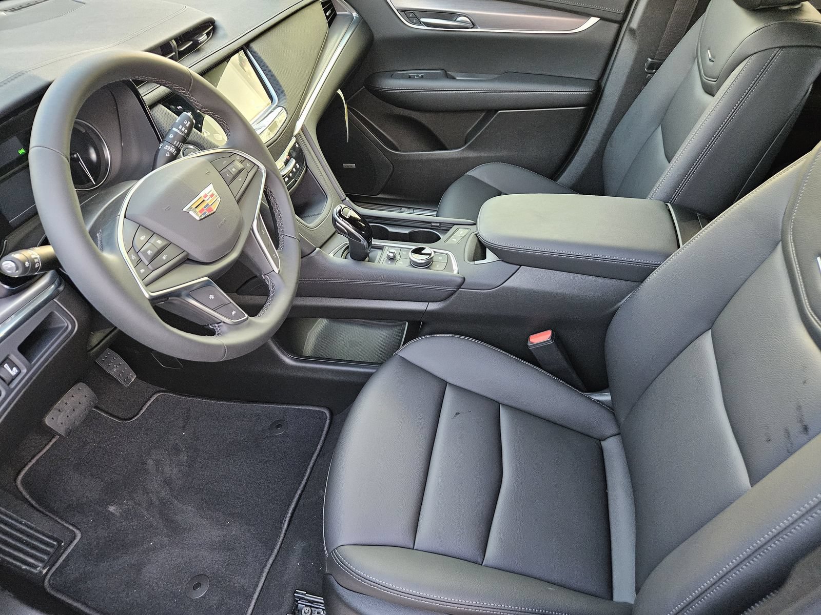 New 2026 Cadillac XT5 Luxury AWD/4WD image 16