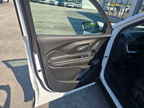 Used 2023 GMC Terrain SLE w/ LPO, Floor Liner Package AWD/4WD image 12