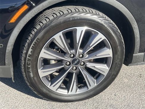 Used 2022 Lincoln Corsair Reserve w/ Equipment Group 201A image 9