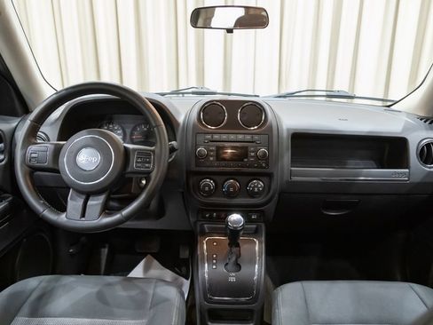 Used 2013 Jeep Patriot Latitude w/ Sun/Sound Group FWD image 13