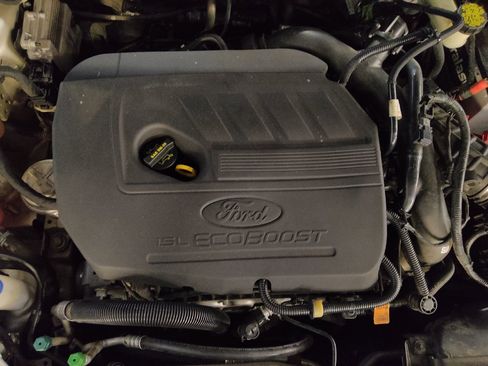Used 2017 Ford Fusion SE w/ Fusion SE Technology Package FWD image 30