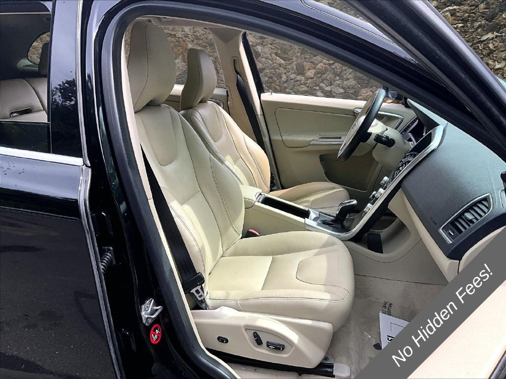 Used 2016 Volvo XC60 T5 Premier w/ Proximity Package AWD/4WD image 7