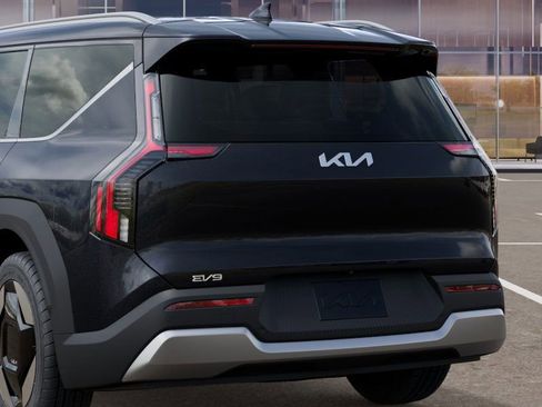 New 2026 Kia EV9 Wind AWD/4WD image 13