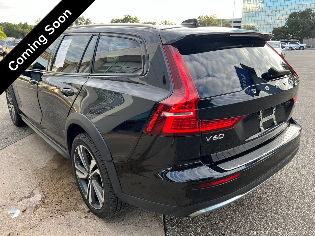Certified 2024 Volvo V60 B5 Cross Country Plus w/ Protection Package Premier AWD/4WD image 5