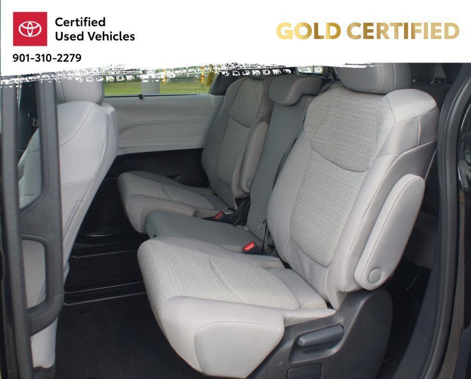 Used 2026 Toyota Sienna LE FWD image 14