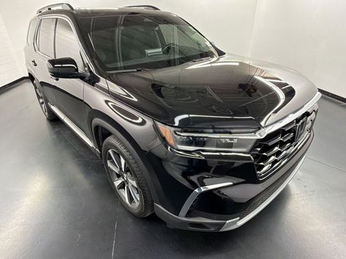 Certified 2023 Honda Pilot Touring image 7