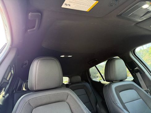 Used 2024 Chevrolet Equinox EV LT FWD image 17
