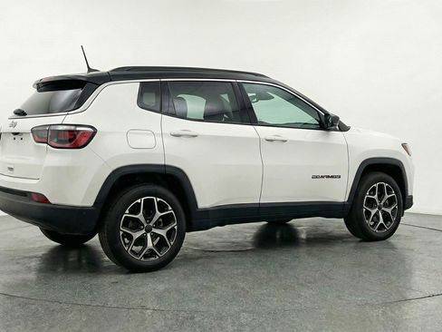 Used 2025 Jeep Compass Limited AWD/4WD image 9